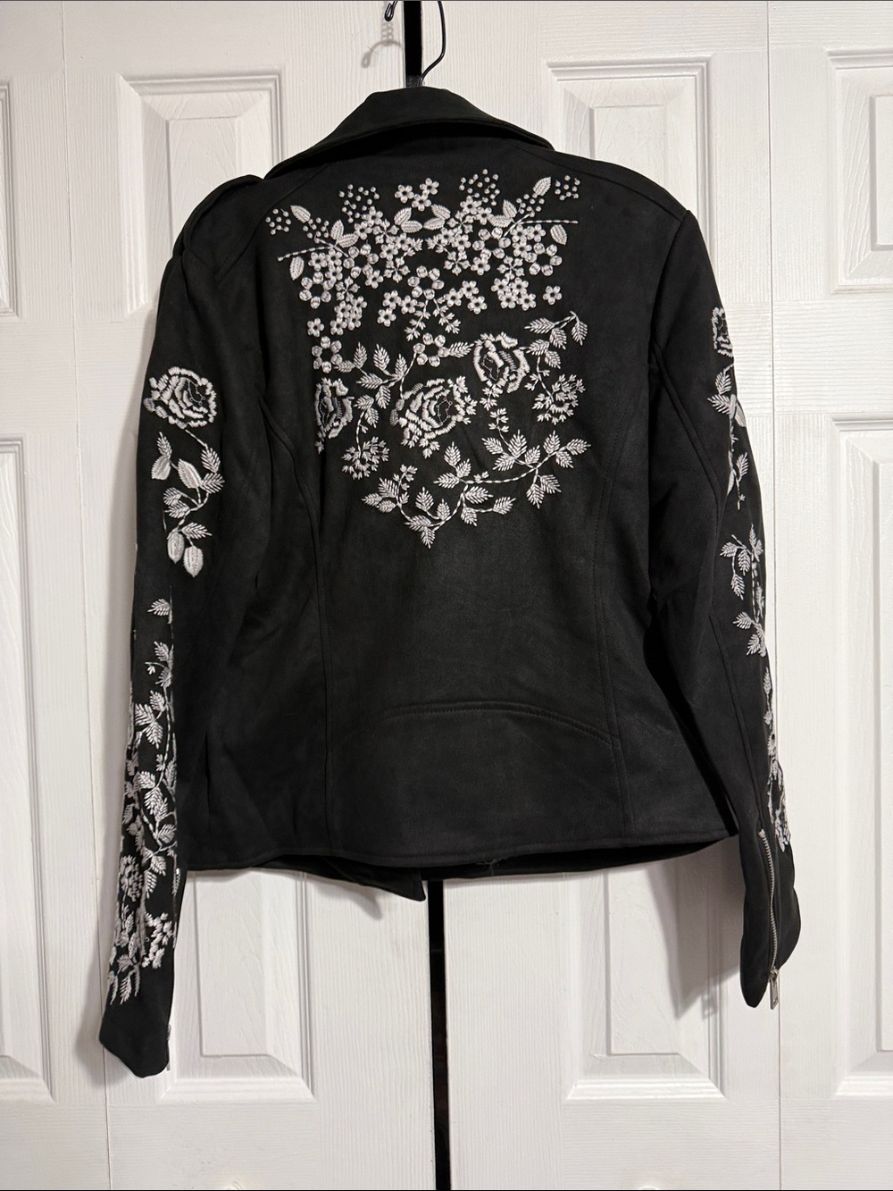 PAPARAZZI black embroidered floral NWT coat jacket size LARGE - Picture 8 of 13